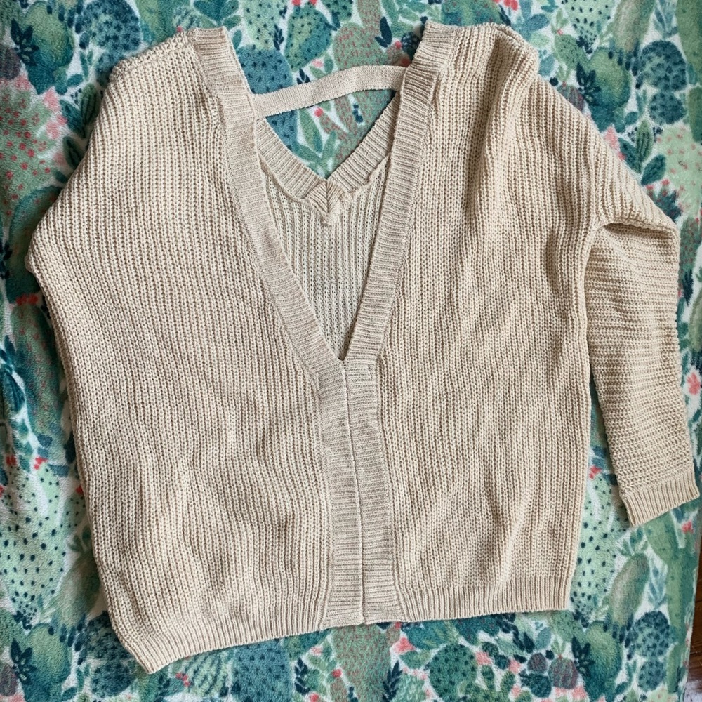 Open back sweater - Picture 2 of 3